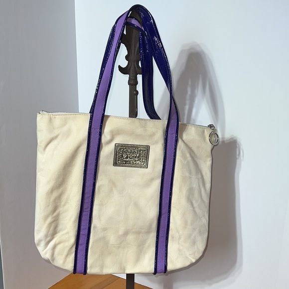 Coach poppy “ you wouldn’t believe what I have in this coach bag”purple tote EUC - Picture 2 of 7